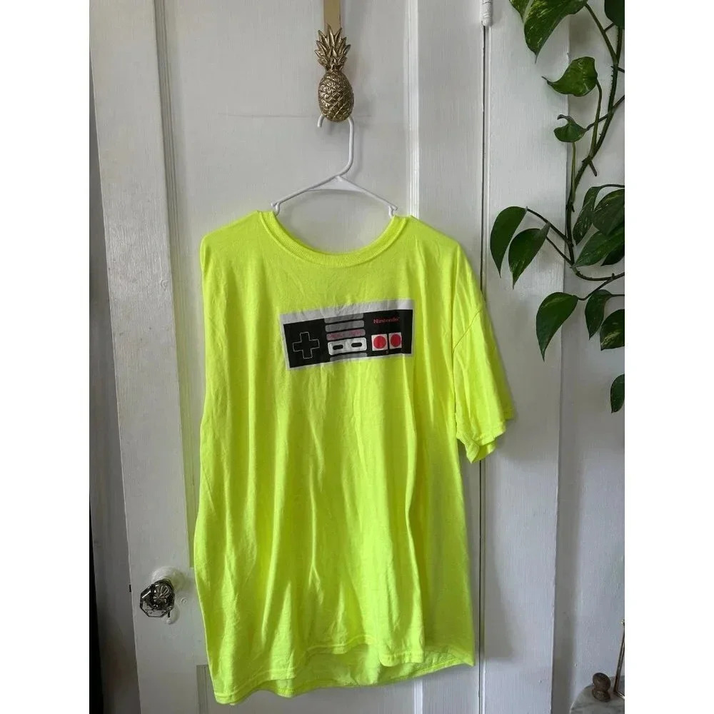 Fruit of the Loom Men’s size Large Nintendo t-shirt